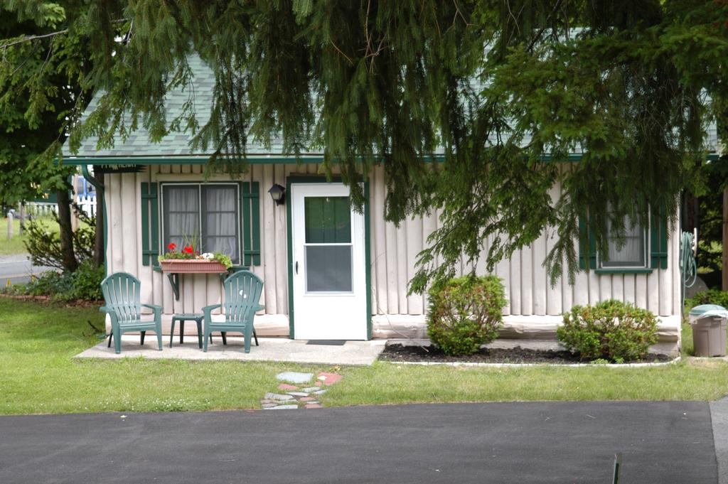 Hotel Lincoln Log Colony Lake George Habitación foto