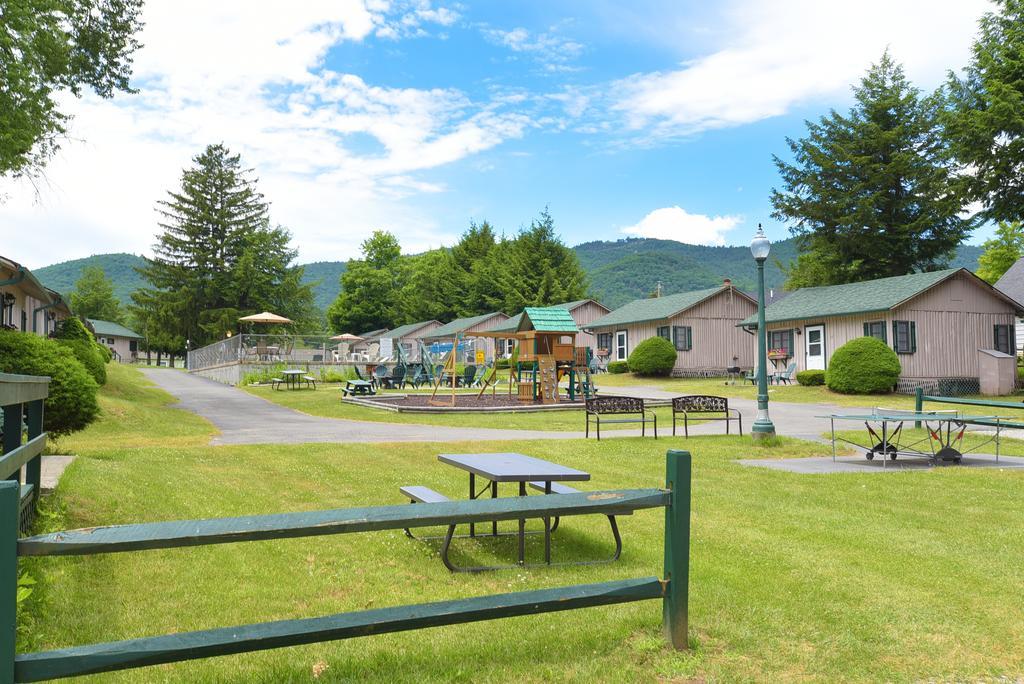 Hotel Lincoln Log Colony Lake George Exterior foto